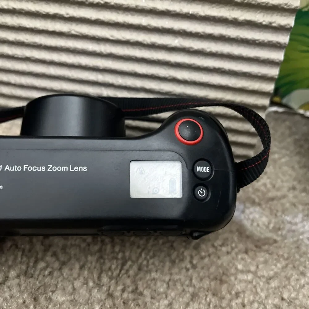 Vivitar 2001 Z Series1 AF 35mm film camera With Soft Case New Battery Tested